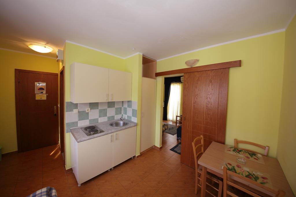 Apartments Tamara Будва Стая снимка